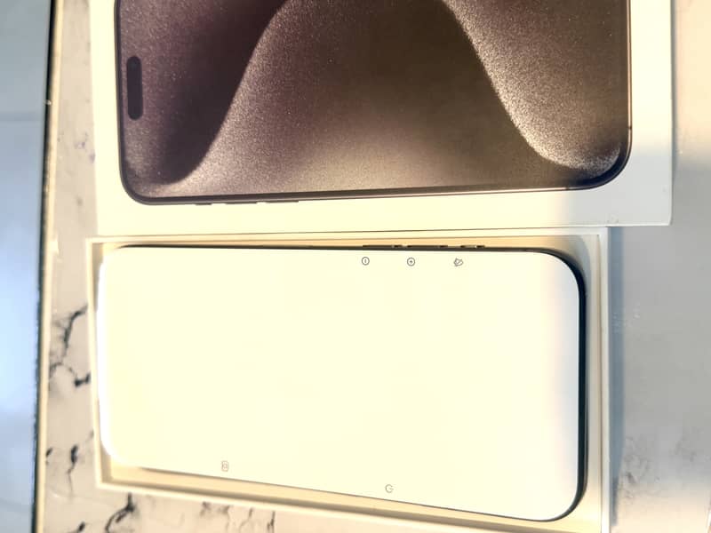 Apple iPhone 15 Pro Max 2