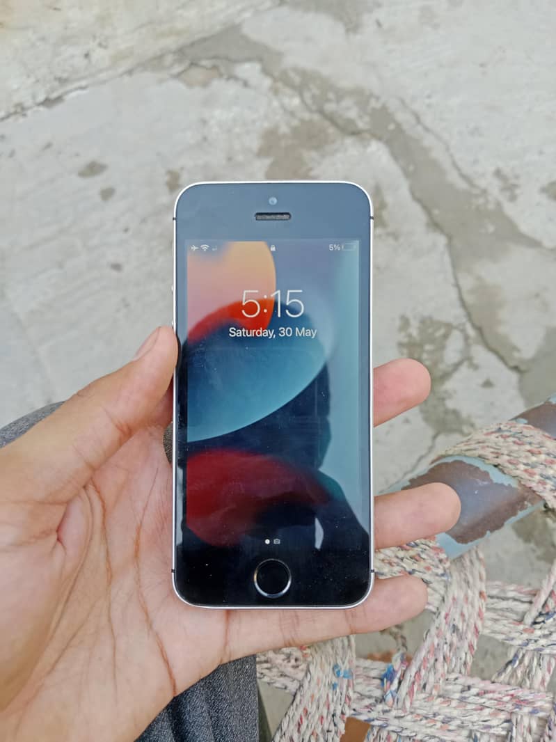 Apple iPhone SE 3