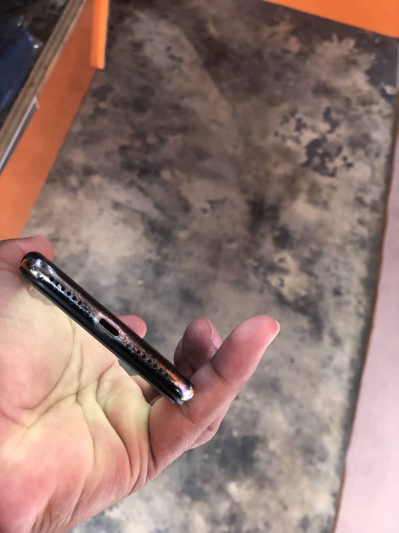 Apple iPhone X 2