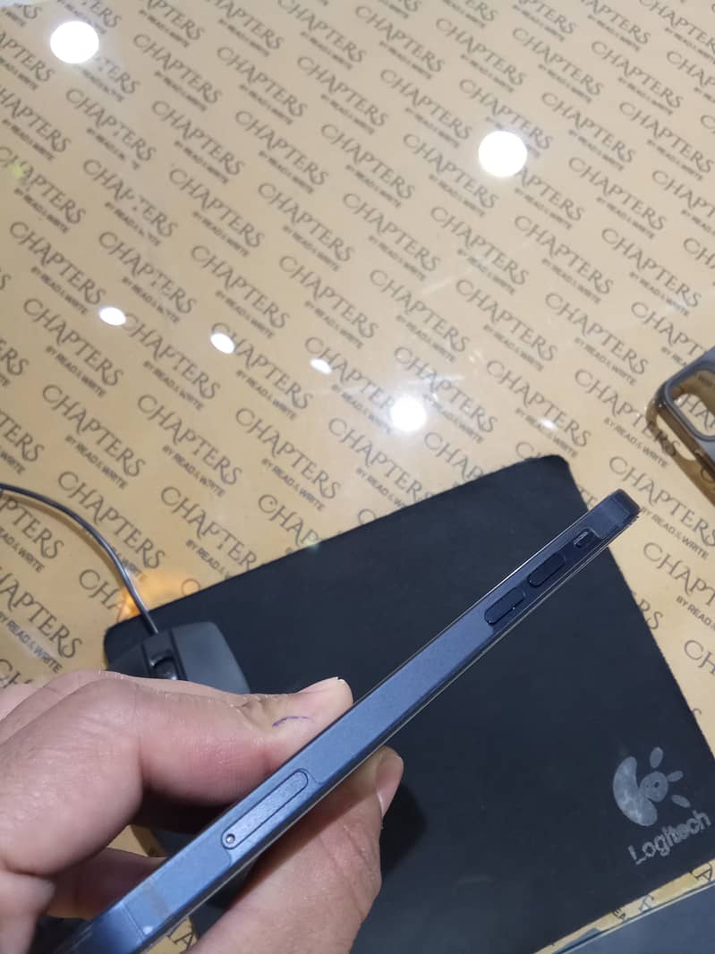 Apple iPhone 12 2