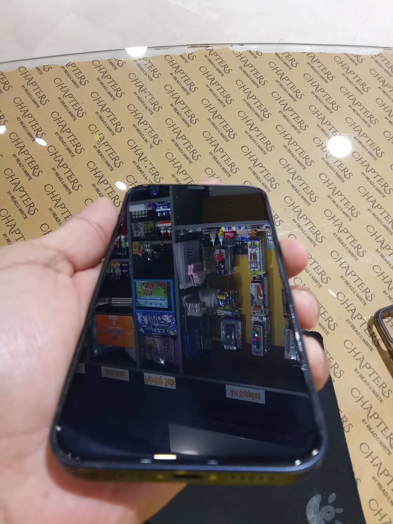 Apple iPhone 12 3