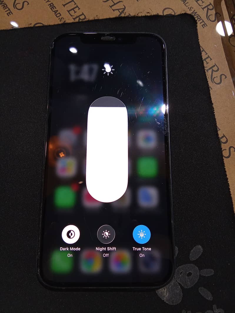 Apple iPhone 12 4