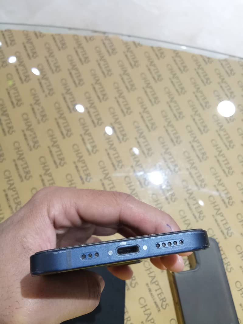 Apple iPhone 12 6