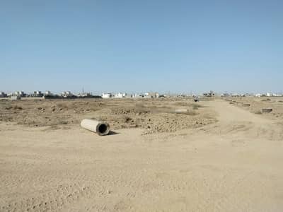 Plot for sale 400 square yards corner
