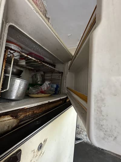General brand fridge