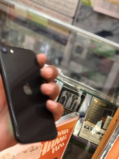 Apple iPhone SE