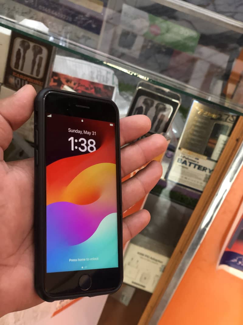 Apple iPhone SE 3