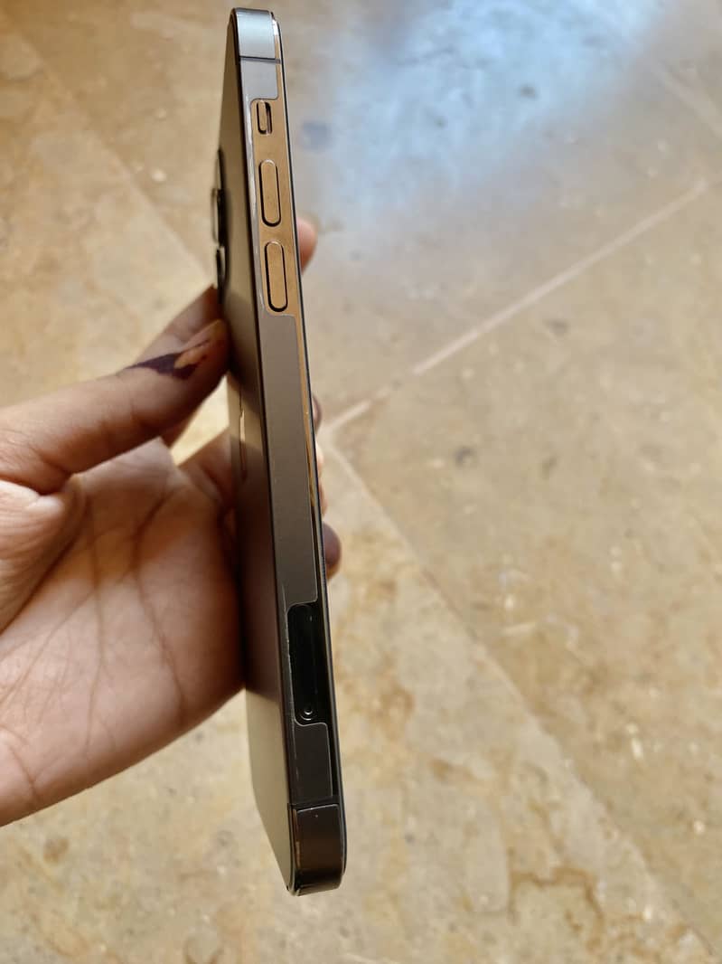 Apple iPhone 12 Pro 2