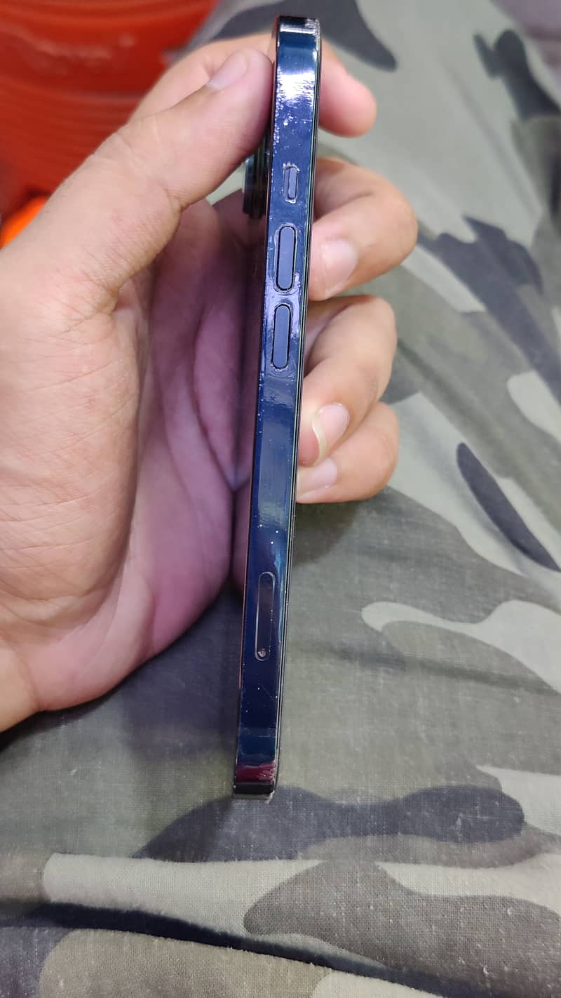 Apple iPhone 13 1