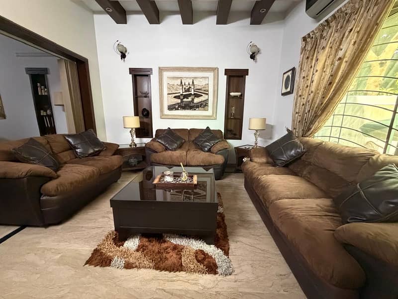 Imported Sofa - Like New | Well Maintained 0