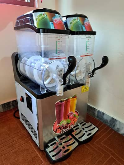 Brand new slush machine two bowls
