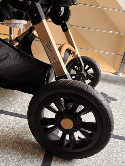 Easy-to-carry baby stroller in 10/10 condition