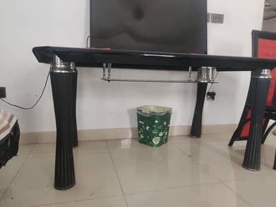 good condition 1 table 6 chairs