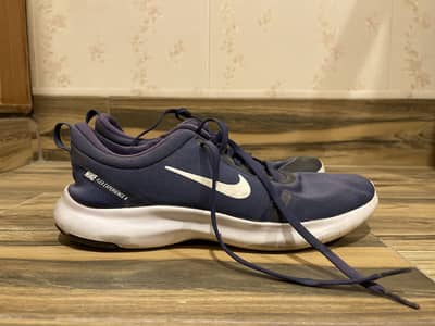 Nike FLEX EXPERIENCE 8