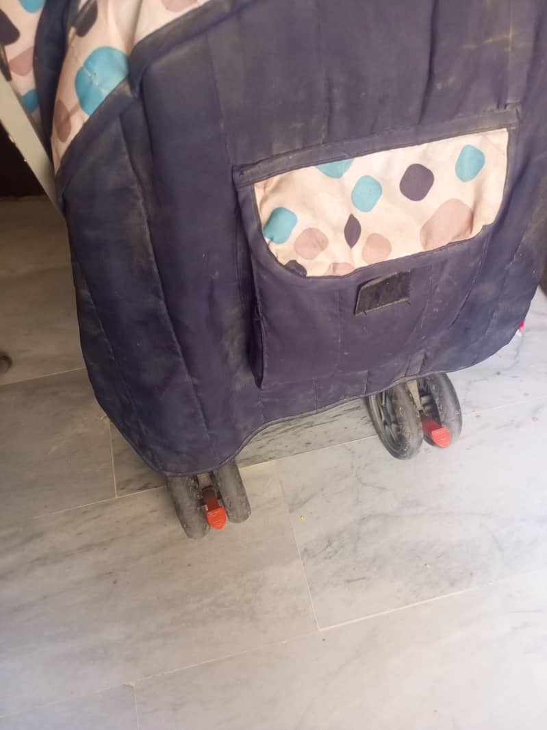 خوبصورت اور مضبوط بیبی پرام / اسٹرولر برائے فروخت (اچھی حالت میں) 1