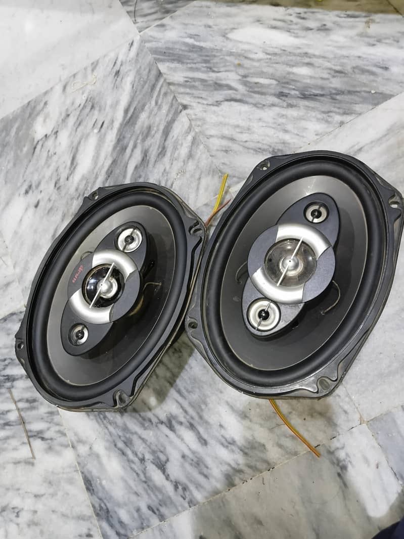 car speaker 0
