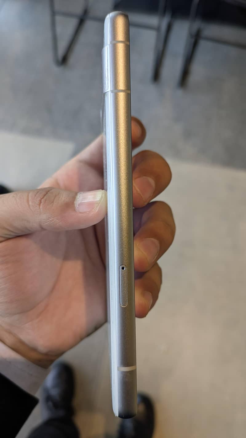 Google Pixel 7a 5