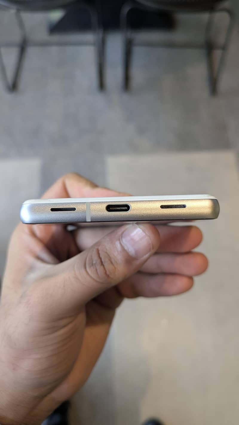 Google pixel 7a 5