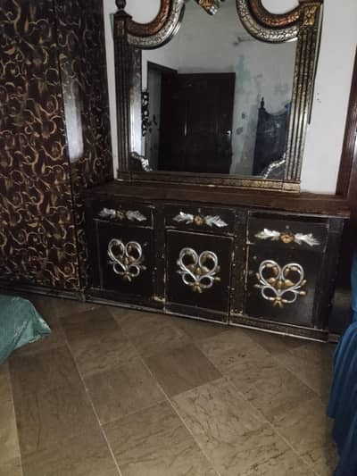 usable bed dressing table, showcase