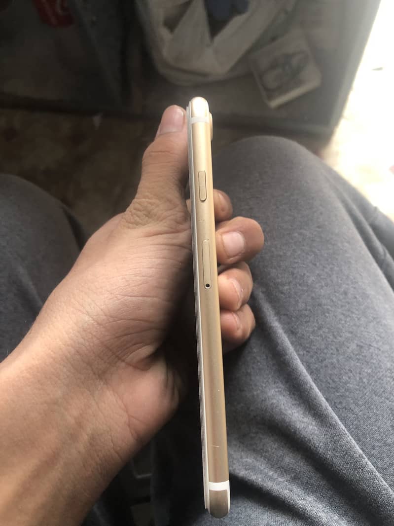 Apple iPhone 7 3