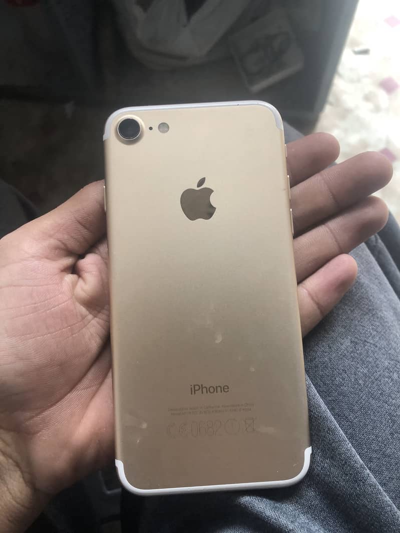 Apple iPhone 7 4