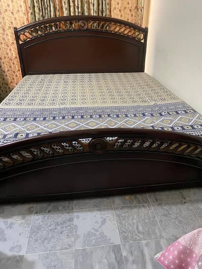 King size wooden Bed