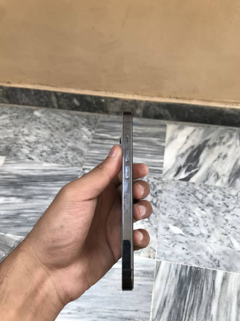 iPhone 13 Pro 1