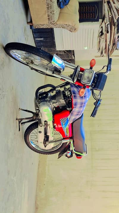 Honda 125 bilkul new hai koi Kam nh hai oil bhi change karwa dia hai