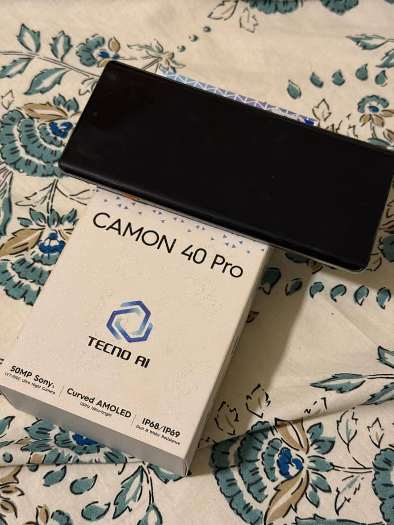 Tecno CAMON 40 Pro 0