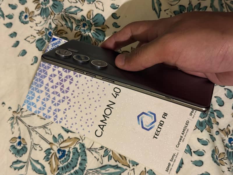 Tecno CAMON 40 Pro 6
