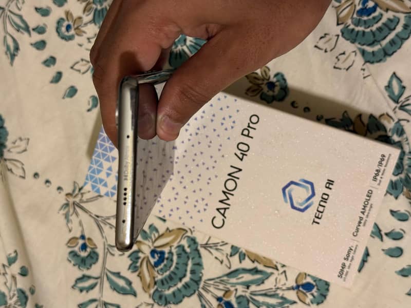 Tecno CAMON 40 Pro 7
