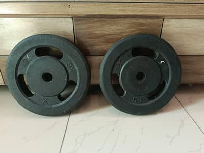 5 KG rubber coated Barbell/Weight plates in excellent condition