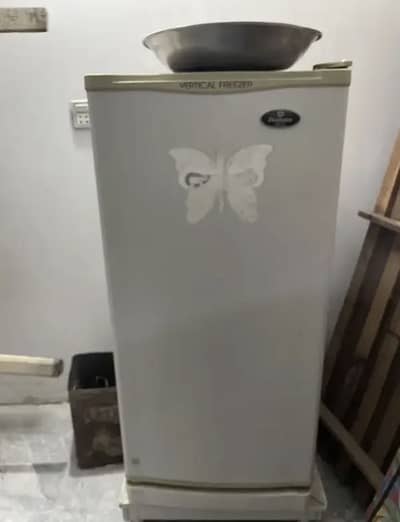 Dawlance vertical Freezer