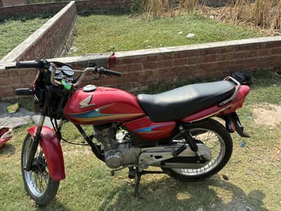 Honda Deluxe 125 2008 Model