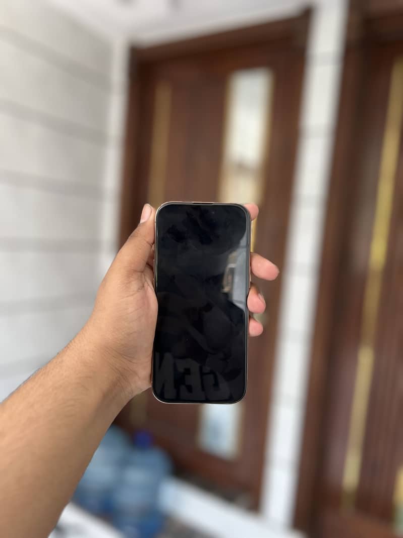 iPhone 16 Pro jv 5