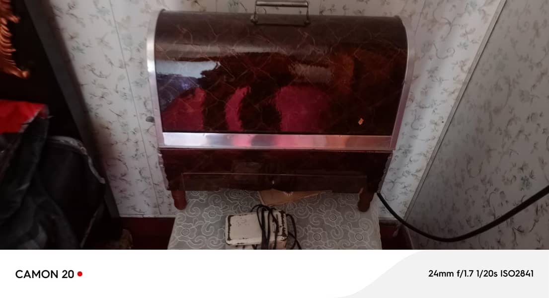 Sewing Machine with box 3