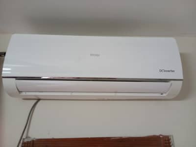 Haier 1 Ton DC Inverter HSU-12LFCB/013USDC(W)