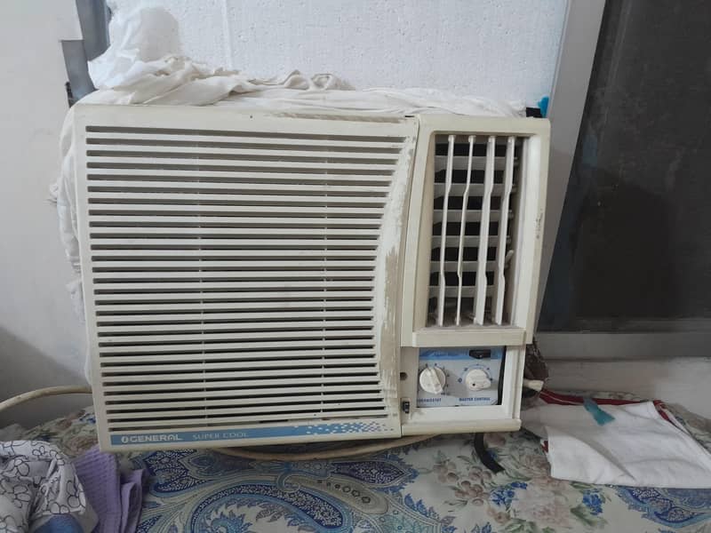 AC window 0