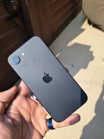 Apple iPhone 16e