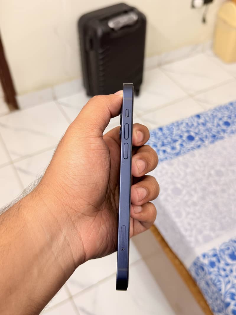 Apple iPhone 12 2