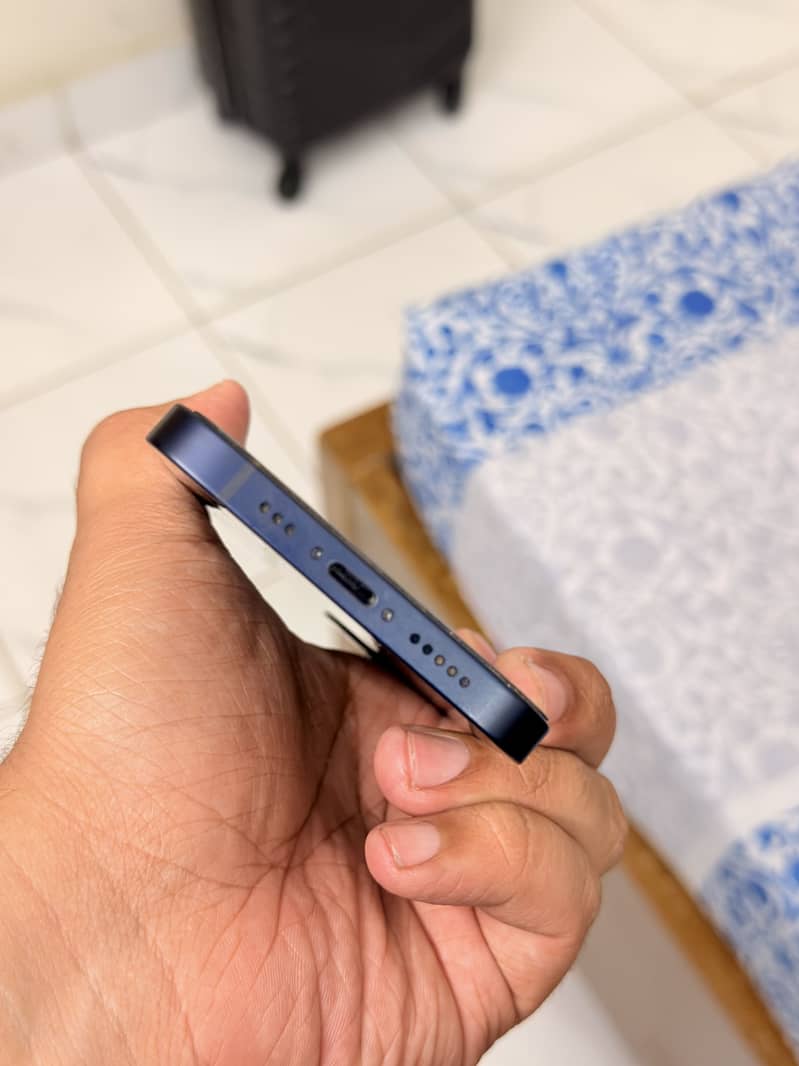 Apple iPhone 12 3