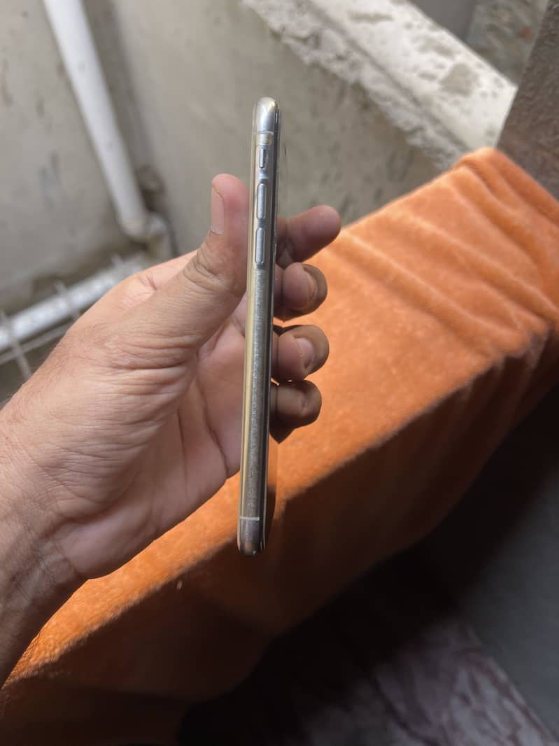 Apple iPhone X 2