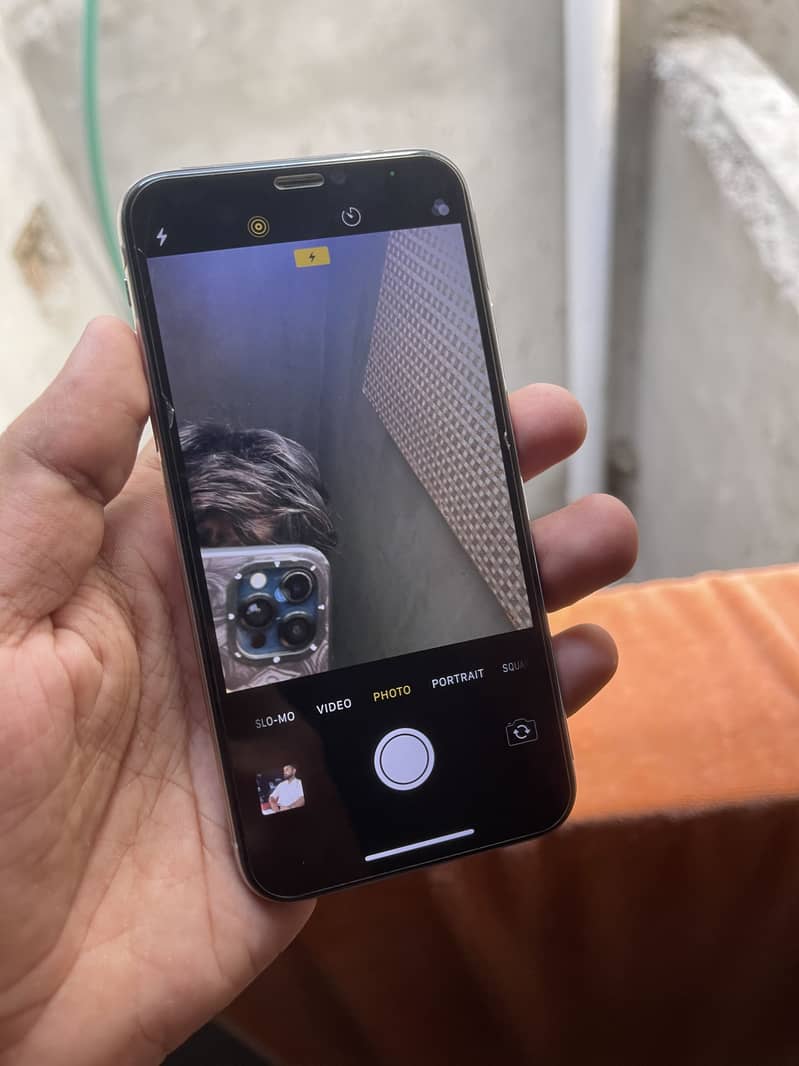 Apple iPhone X 4