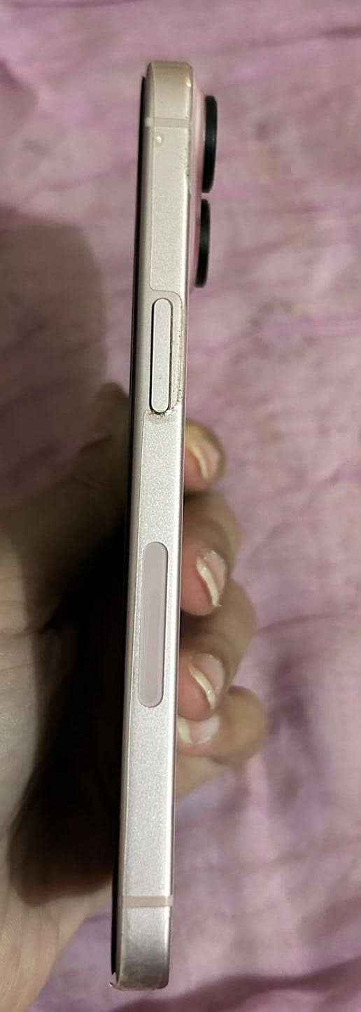 Apple iPhone 15 3