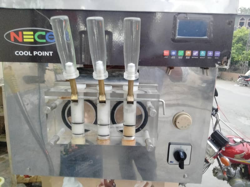 ice cream machine 11