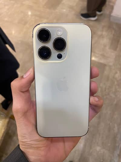 iPhone 14 pro 10/10 scratchless phone