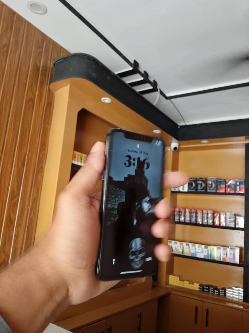 Apple iPhone X 1