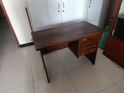 laptop table for office use