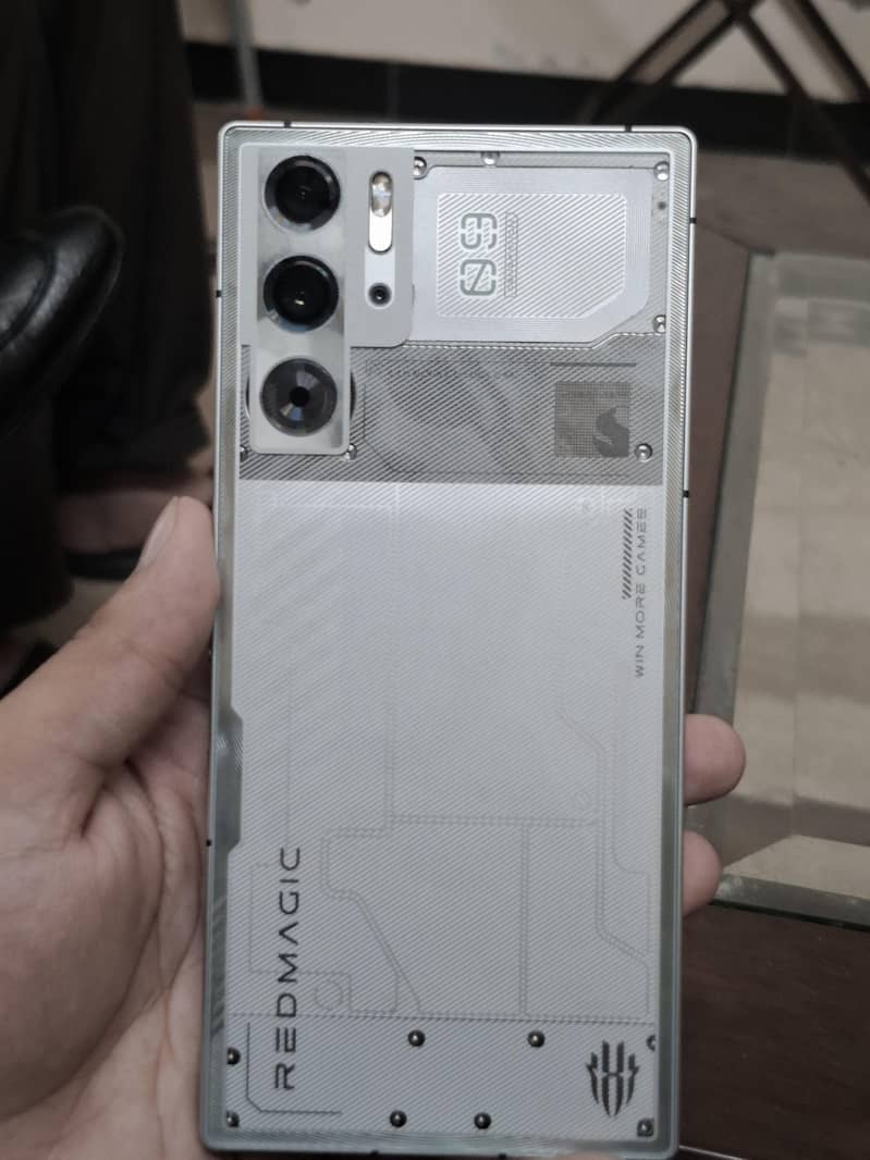 Red Magic 9 Pro Gaming Mobile Device - Fast Processor 4
