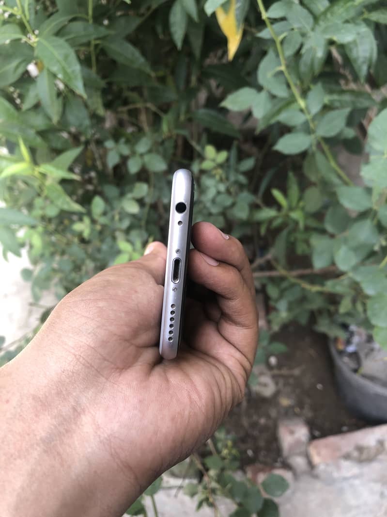 Apple iPhone 6S 1
